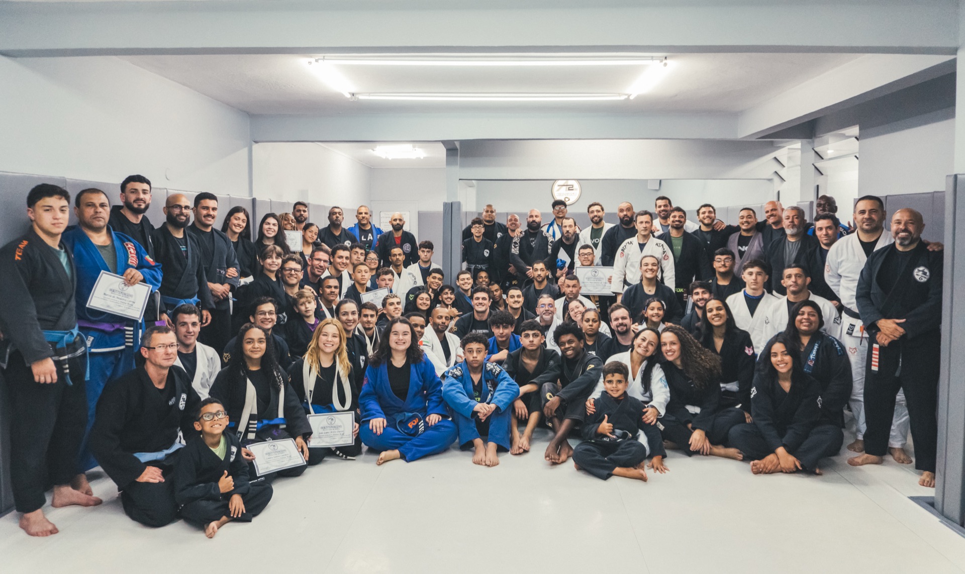 Comunidade A2 Jiu-Jitsu reunida em dia de graduação